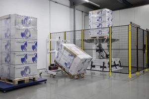 Das Frauenhofer-Institut für Mikrostruktur von Werkstoffen und Systemen (IMWS) untersucht, wie sich die Materialeigenschaften von Umreifungsbändern bei wiederholter Nutzung verändern