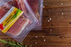 Fleisch- und Wurstprodukte von Sonnberg Biofleisch sind unter Schutzgasatmosphäre verpackt länger haltbar.
