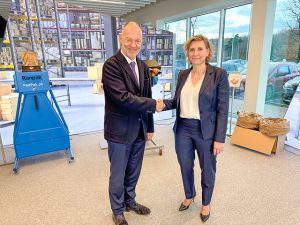 Werner Meier-Ansari, Sales Director EMEA & Brazil, Ranpak, und Catherine Cambier, Managing Director, RAJA Packaging and Industrial Equipment