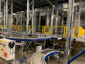 Das große Distributionszentrum von Galexis in Niederbipp. Die Förderbänder haben eine Gesamtlänge von etwa 9 km