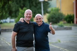 Dr. Johannes Michael Wareka, CEO von Marzek Etiketten+Packaging und 4. Generation der Gründerfamilie, und István Kása, Geschäftsführer von Marzek Kner Packaging, freuten sich über ein erfolgreiches Feriencamp