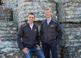 Die PET to PET Recycling Österreich GmbH recycelte im ersten Halbjahr 2026 beachtliche 17.101 Tonnen PET-Flaschen. (v.l.) PET to PET Geschäftsführung Thomas Billes und Christian Strasser