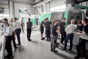 Auf großes Kundeninteresse stieß auch das Open House im Arburg Technology Center Inzersdorf. Gespräche, technische Beratung und Netzwerken waren hier angesagt