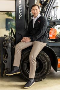 „Mit der neuen Firmenzentrale unserer Landesgesellschaft hier in Österreich investieren wir in Expansion und Zukunftssicherheit", so Geschäftsführer Toyota Material Handling Austria, Mag. Oskar Zettl