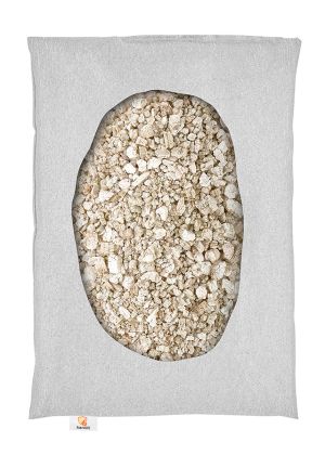 Mit Vermiculite-Granulat befüllte Karolit-Polsterkissen sind je nach Verwendungzweck mit Hüllen aus Teebeutelpapier, Polyestervlies oder Glasfasergewebe erhältlich