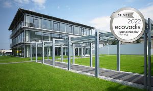 Als Mittelstandsunternehmen ist sich Kiefel seiner Verantwortung für die Gesellschaft und Umwelt bewusst und investiert fortlaufend in nachhaltigere Technologien, Initiativen und Prozesse