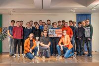 In Braunau durfte sich die 4AHME über den zweiten Platz freuen. Gefeiert wurde natürlich mit allen 74 Teilnehmer:innen der HTL Braunau