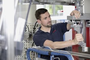 Lösungsangebote für einfache Maschinenanpassungen bei Formatveränderungen oder Support für durchgängige Produktion sind schon seit Langem selbstverständliches Angebot
