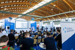 Fachlicher Treffpunkt war die all about automation auch durch ihr umfangreiches  Rahmenprogramm. Auf zwei Talk Lounges fanden insgesamt 45 praxisorientierte  Vorträge und Diskussionsrunden statt