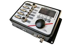 Das Steuergerät Integra Quadro kann bis zu vier Druckköpfe ansteuern und lässt sich einfach in Schaltschränke oder Maschinen integrieren.