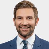 Ab dem 1. September 2026 wird Michael Jäger-Rhomberg aus der Unternehmerfamilie die Nachfolge von Katharina Rhomberg-Shebl in der FRIES Management & Investment GmbH sowie der FRIES Immobilien GmbH antreten