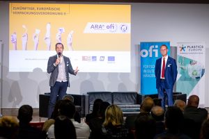 Harald Hauke, Vorstand der ARA, und Udo Pappler, Geschäftsführer des OFI, haben die Veranstaltung eröffnet (Foto: OFI/Johannes Brunnbauer)