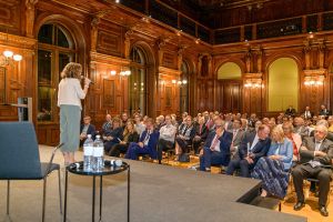 Rund 100 Gäste haben an der feierlichen Abendveranstaltung im Festsaal des ÖIAV, im Haus der Ingenieure in Wien, teilgenommen.