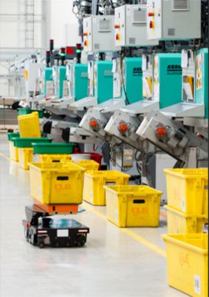 Der ReBeLMove Pro bewegt sich autonom durch die Fabrik